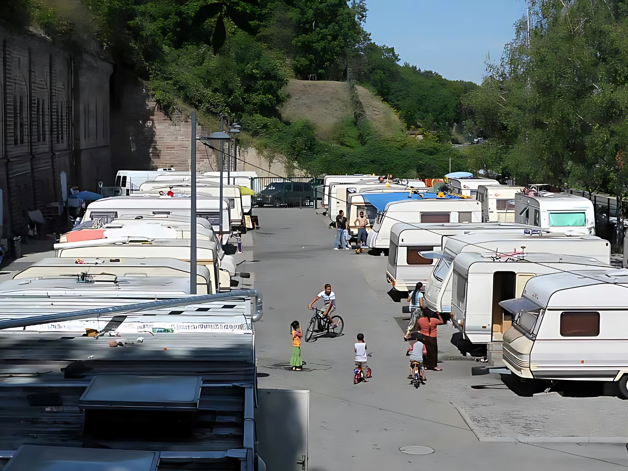 Que faire si des personnes se sont installées illégalement sur mon terrain ?
